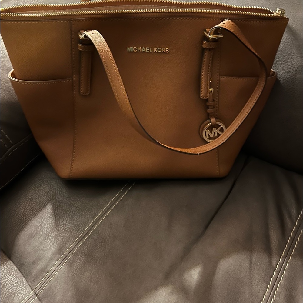 Michael Kors Jet Set tote